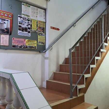 Oyo 90972 Jj Homestay Miri Kültér fotó