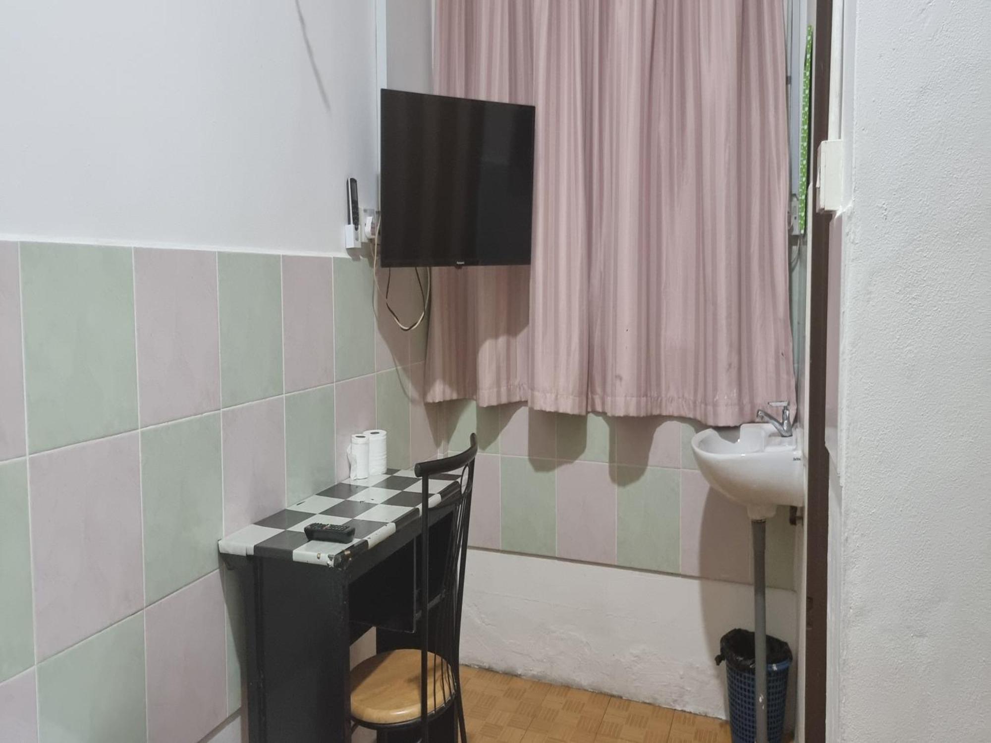 Oyo 90972 Jj Homestay Miri Kültér fotó