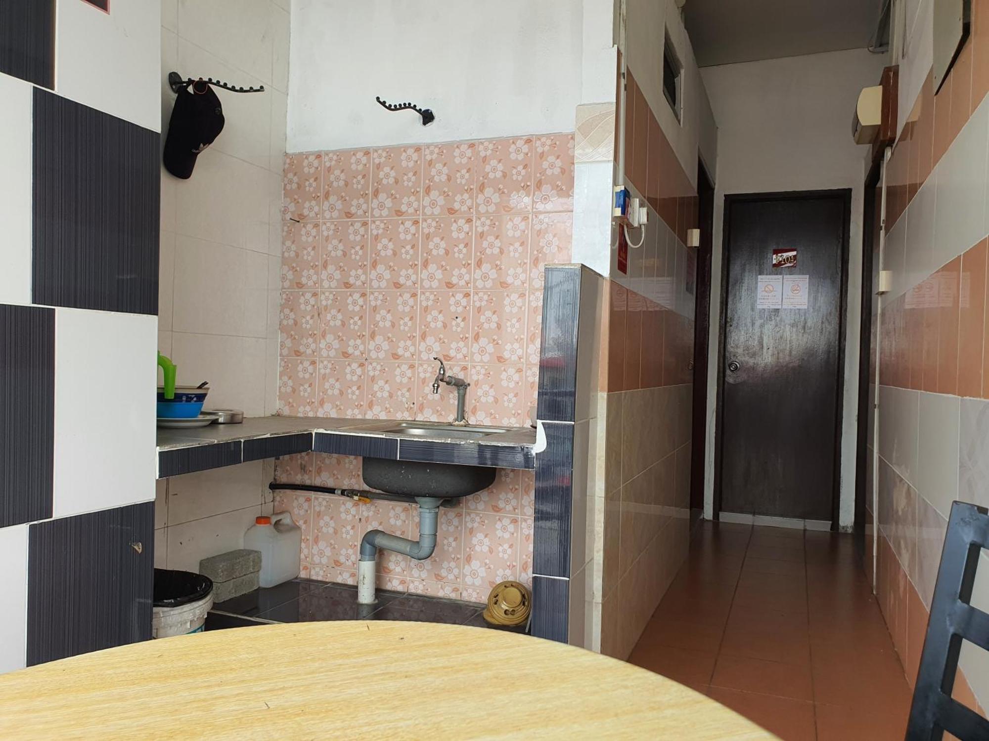Oyo 90972 Jj Homestay Miri Kültér fotó