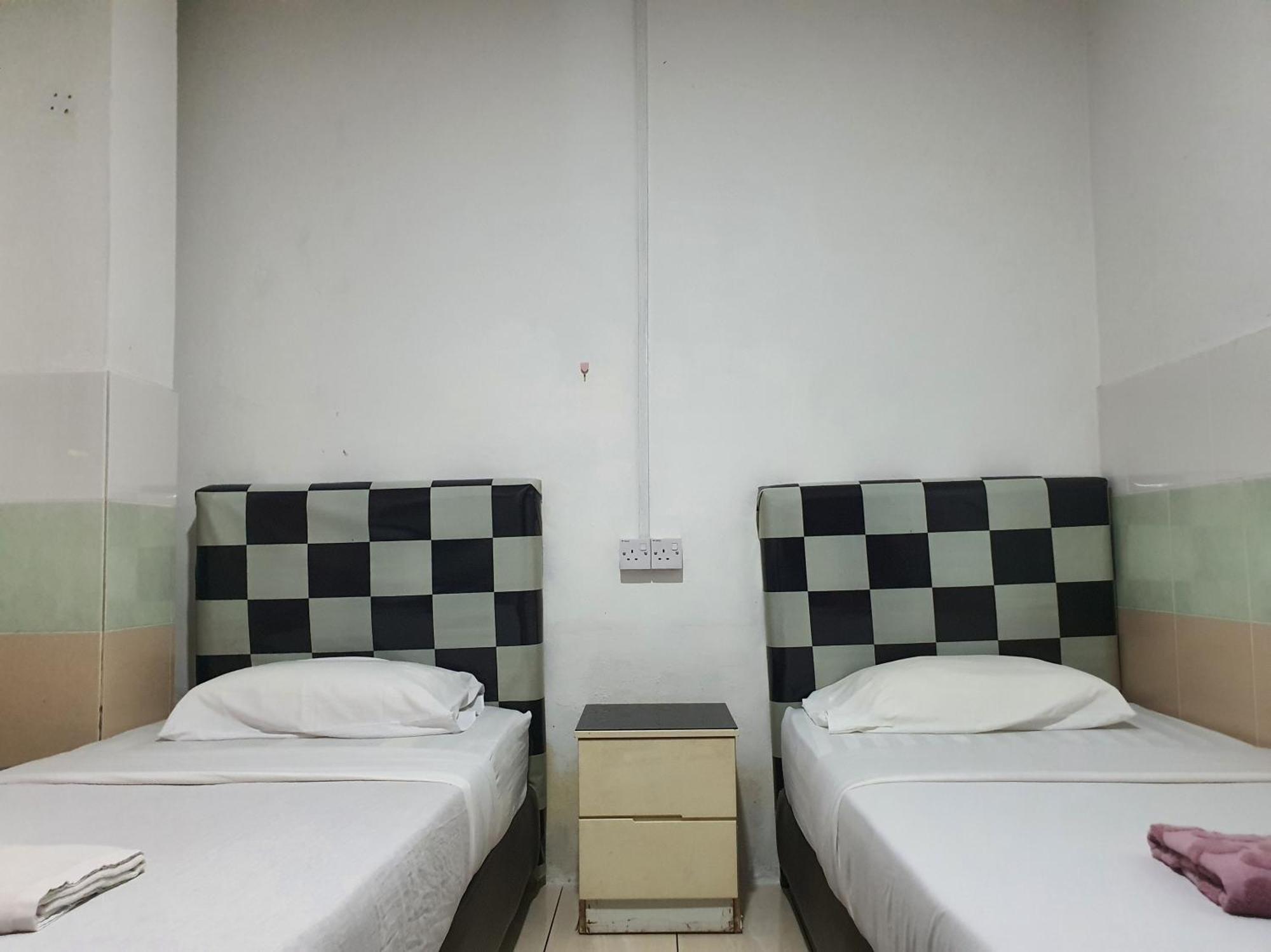 Oyo 90972 Jj Homestay Miri Kültér fotó