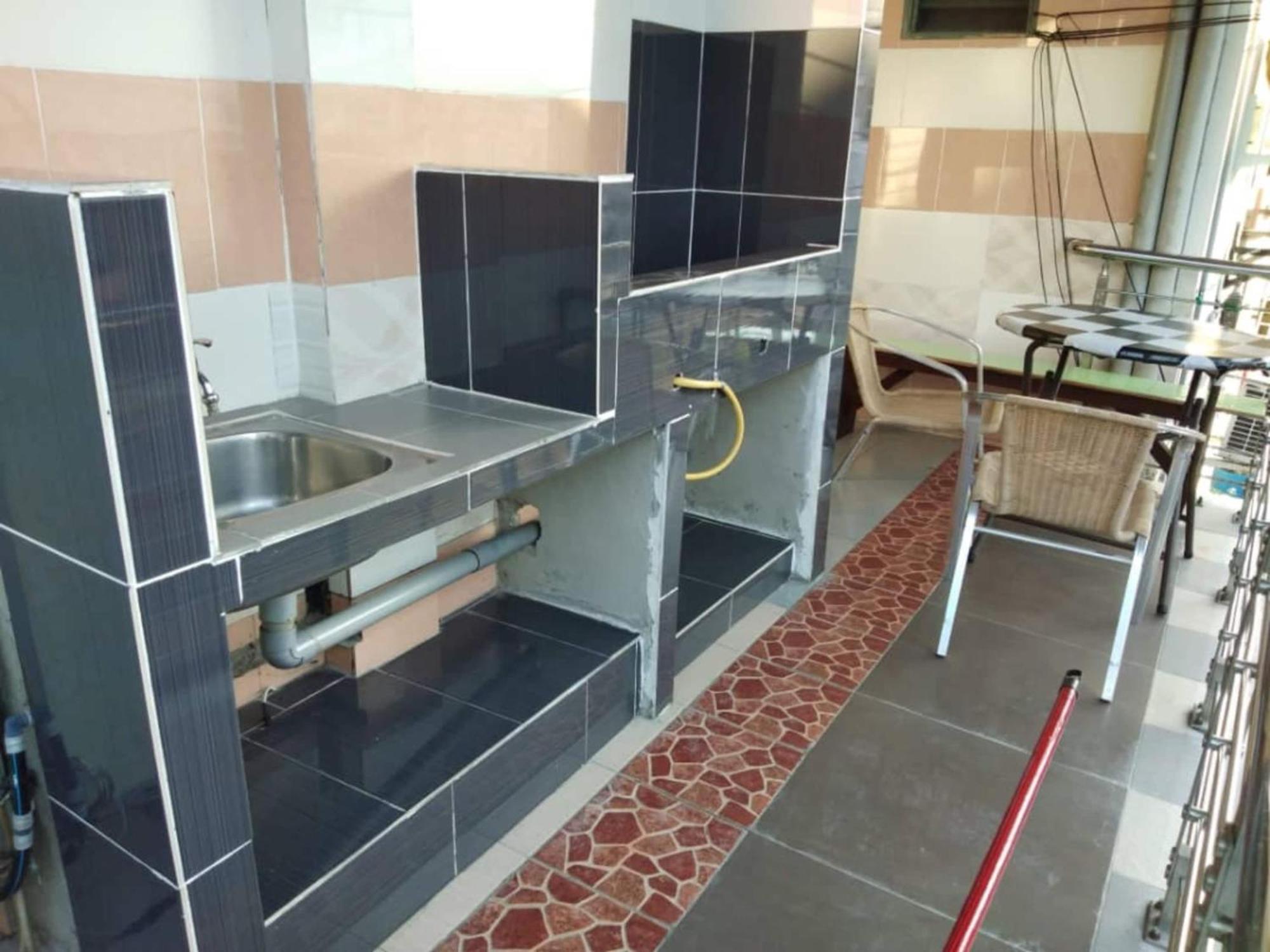 Oyo 90972 Jj Homestay Miri Kültér fotó
