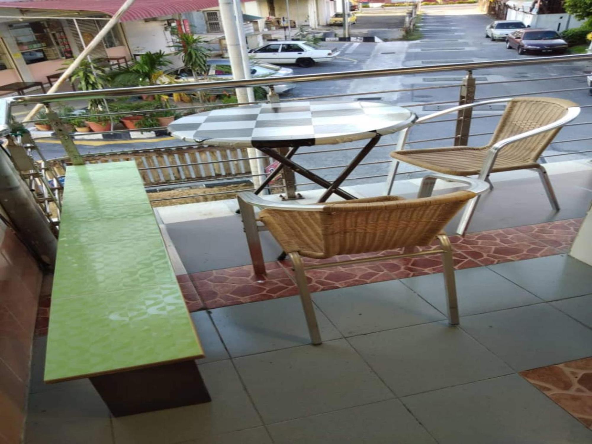 Oyo 90972 Jj Homestay Miri Kültér fotó