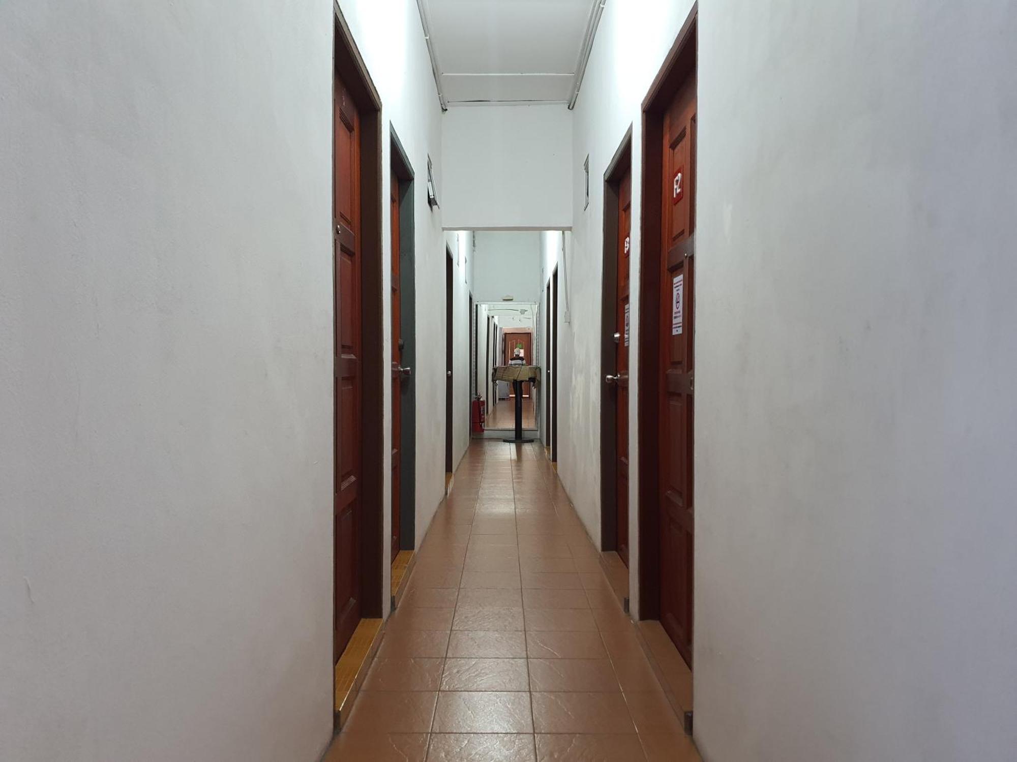 Oyo 90972 Jj Homestay Miri Kültér fotó