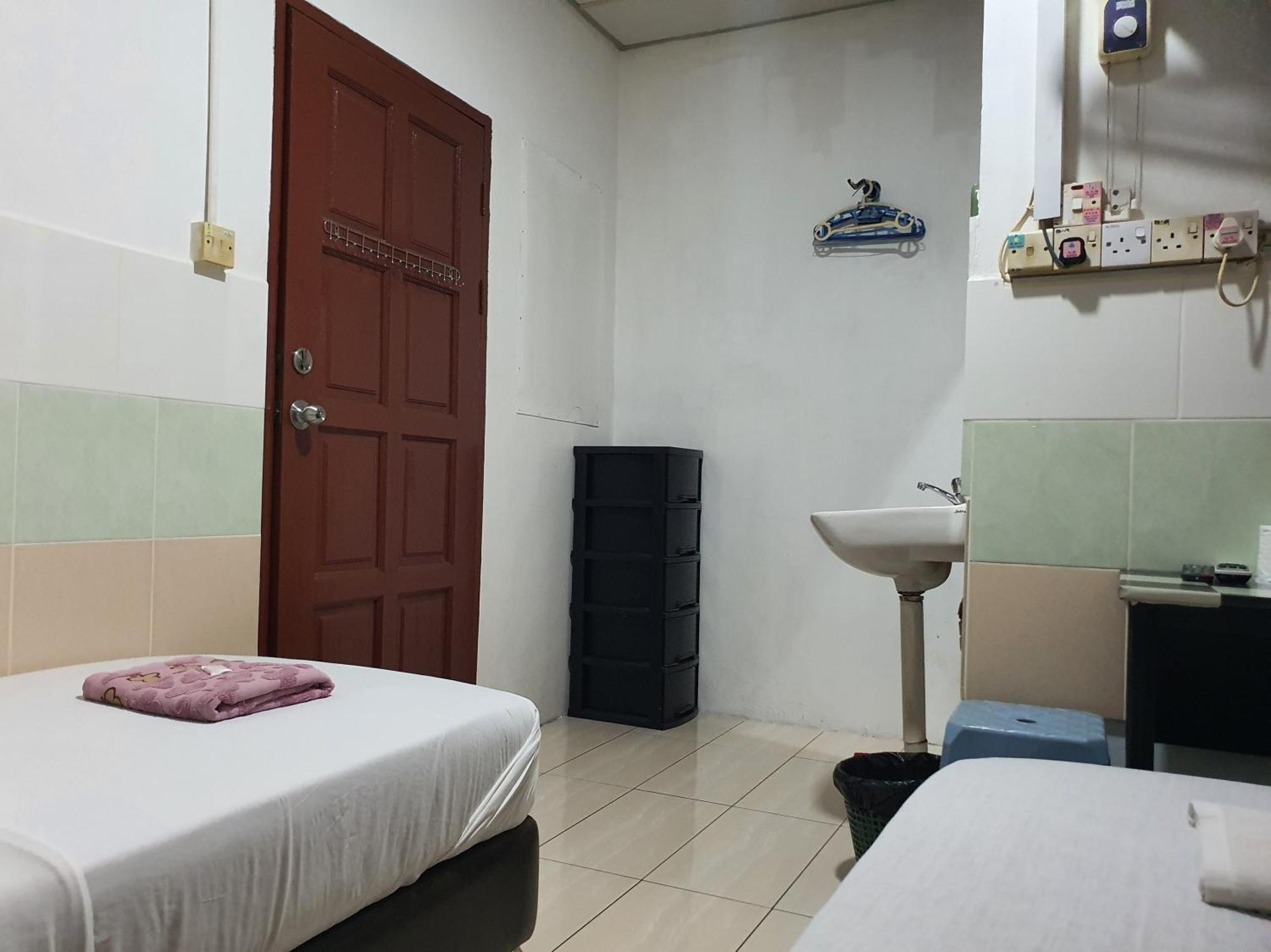 Oyo 90972 Jj Homestay Miri Kültér fotó