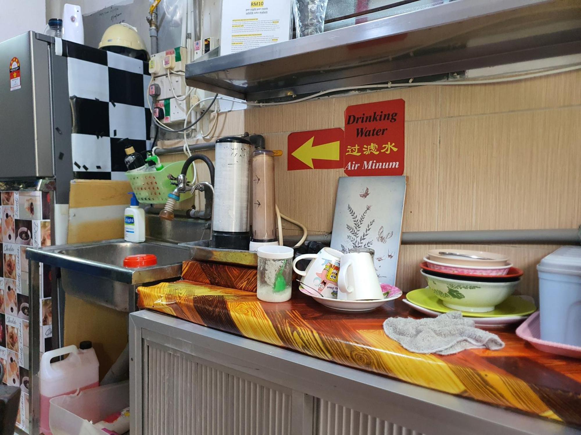 Oyo 90972 Jj Homestay Miri Kültér fotó