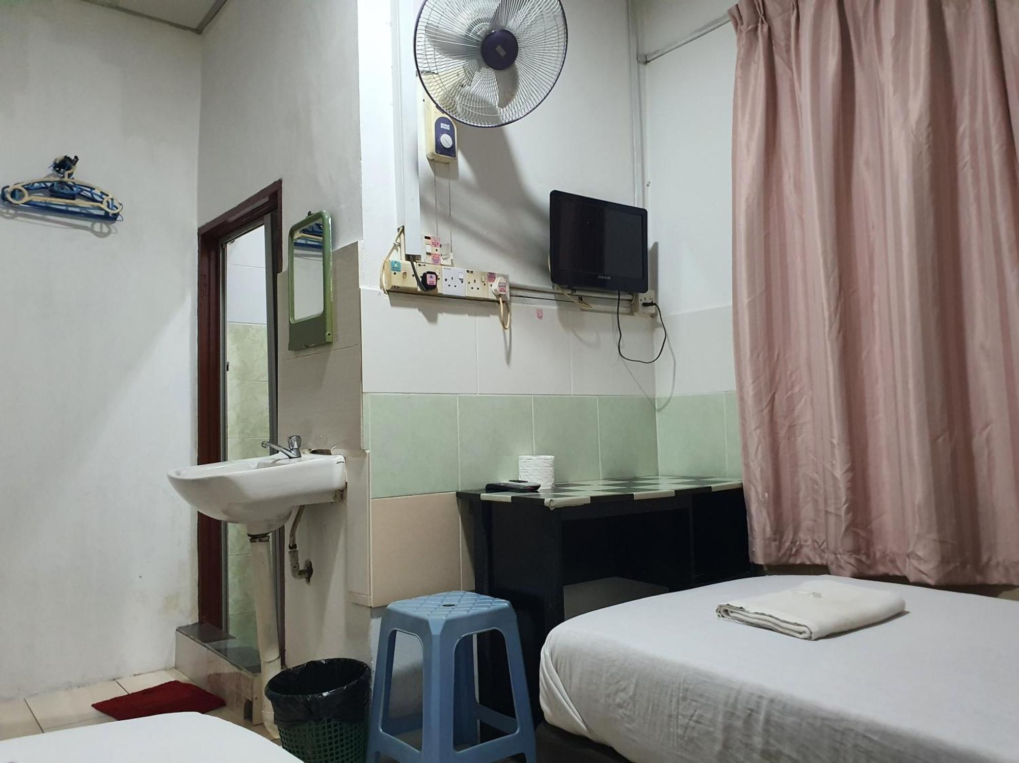 Oyo 90972 Jj Homestay Miri Kültér fotó