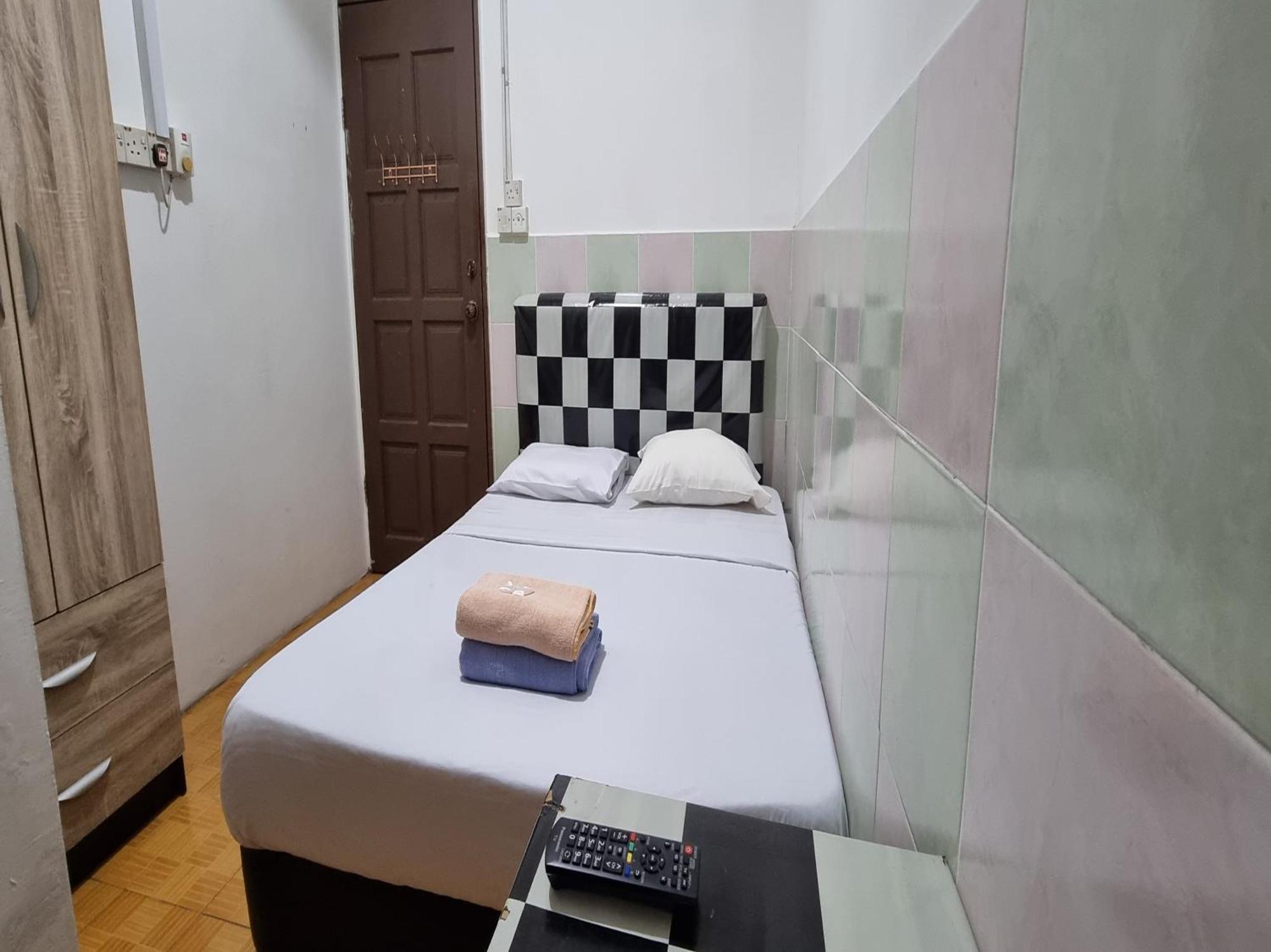 Oyo 90972 Jj Homestay Miri Kültér fotó