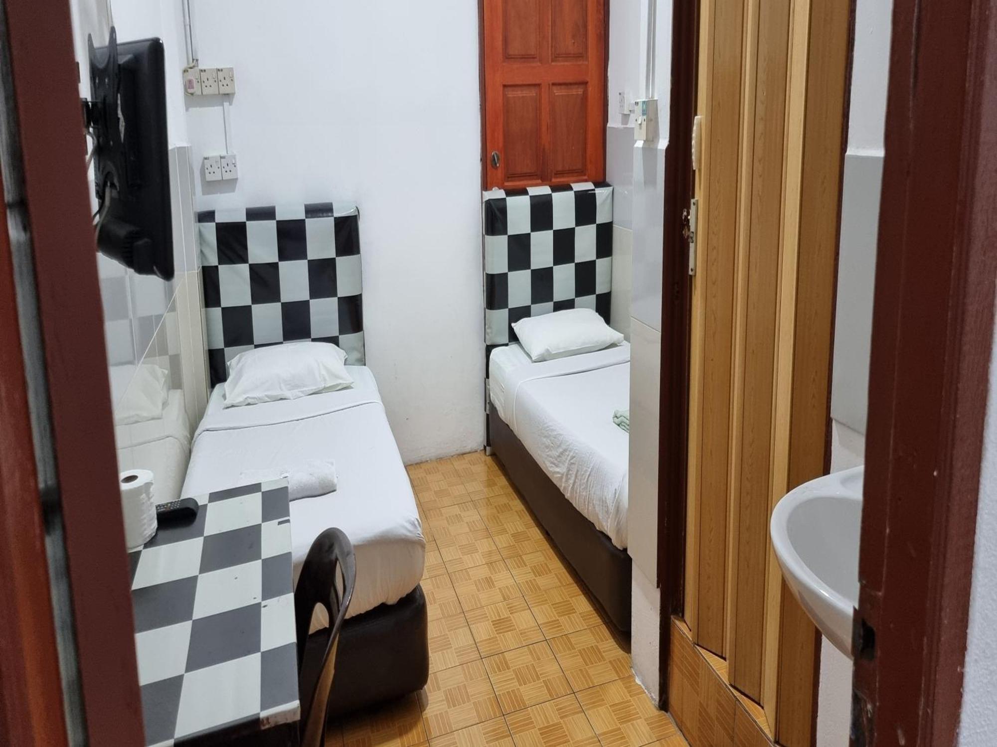 Oyo 90972 Jj Homestay Miri Kültér fotó