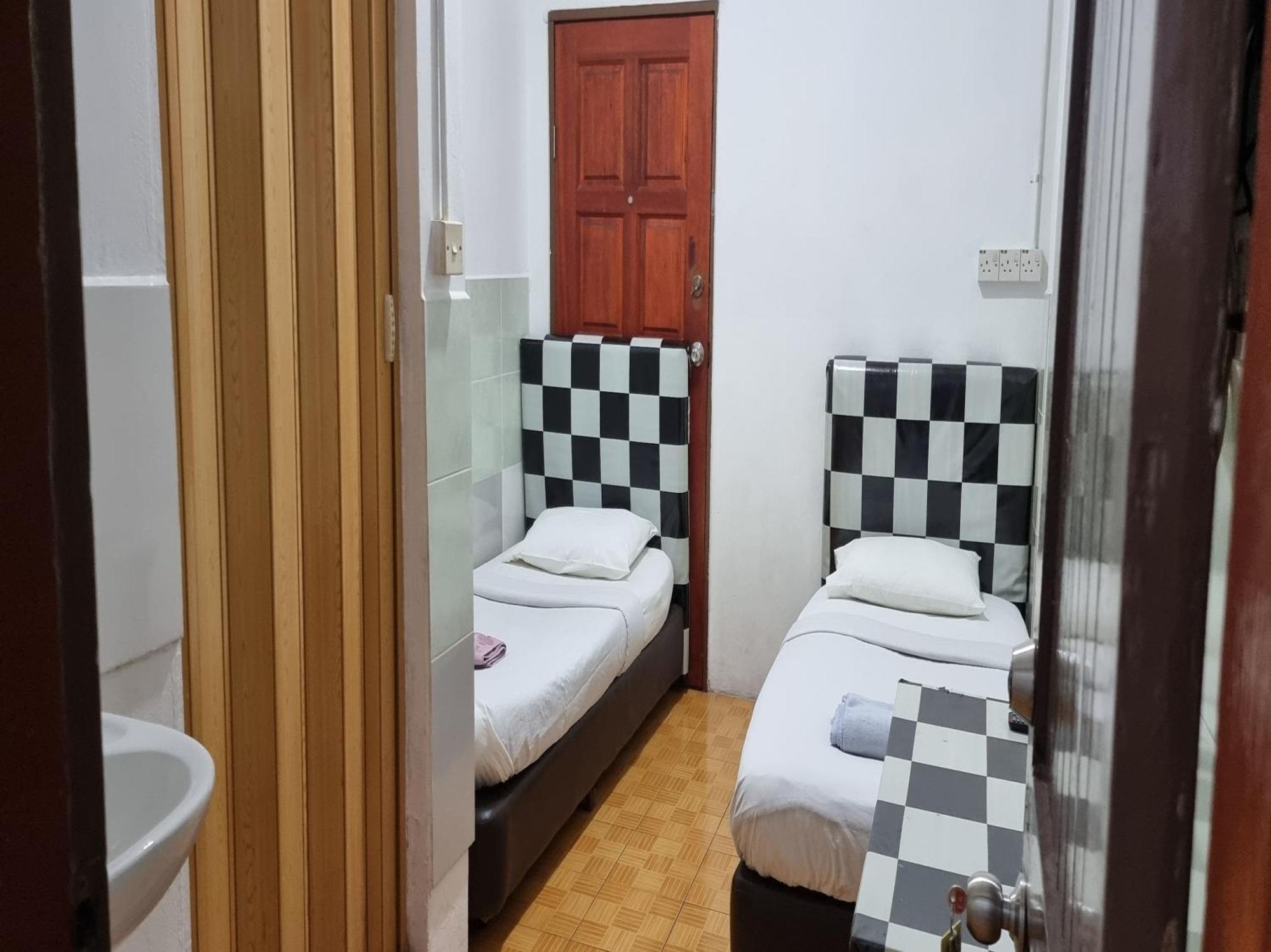 Oyo 90972 Jj Homestay Miri Kültér fotó