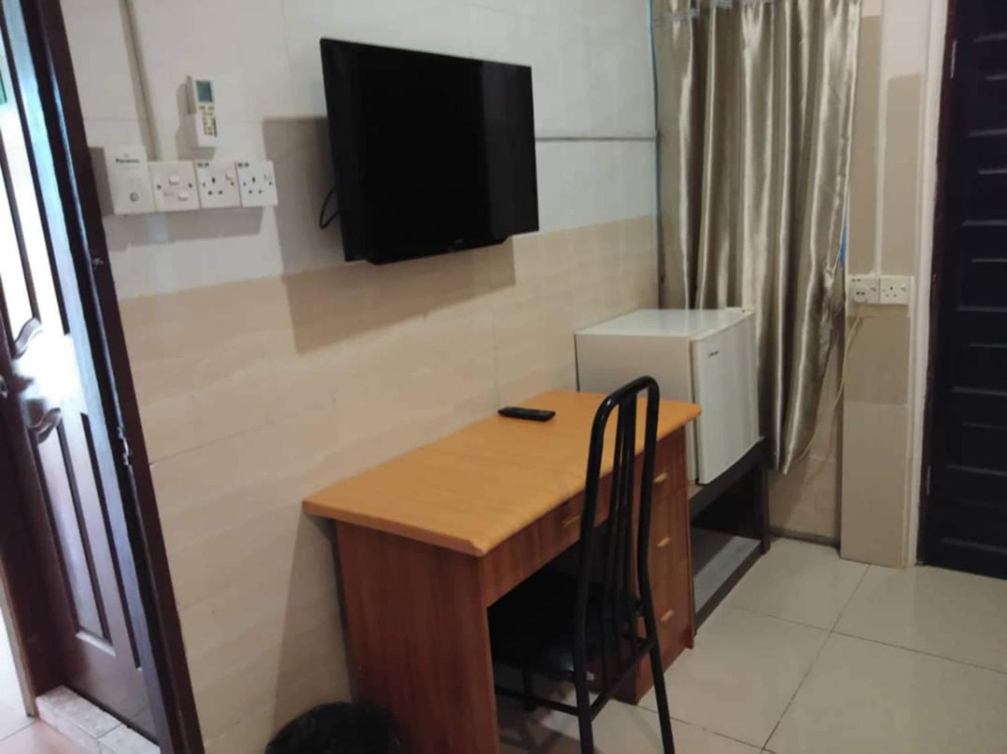 Oyo 90972 Jj Homestay Miri Kültér fotó